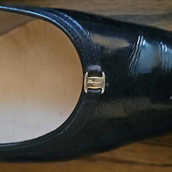 Black patent flats - Picture 2 of 4